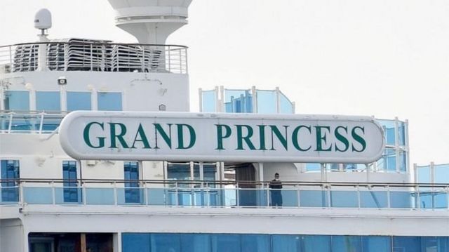 Grand Princess adlı yolcu gemisi