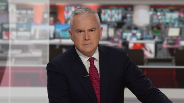 Huw Edwards presenting the News at Ten