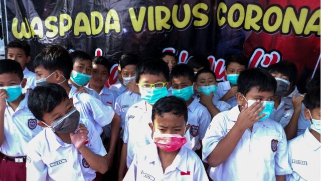 Virus corona: Sekolah, universitas meniadakan kelas, pemerintah 