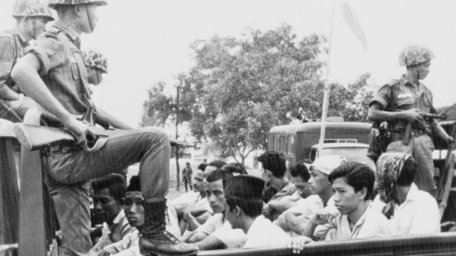 Membros da ala juvenil do PKI foram detidos após morte de seis generais