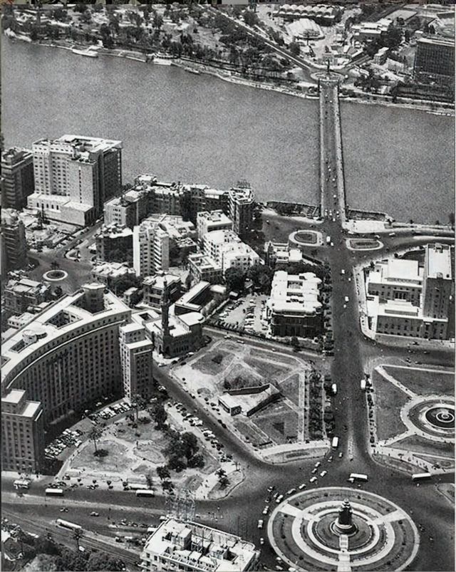 مجمع التحرير والمنطقة المحيطة قديما