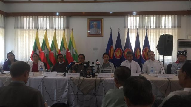 မြန်မာကိုယ်စားလှယ်တွေ ရန်ကုန်မှာ သတင်းစာရှင်းလင်းပွဲ ပြုလုပ်