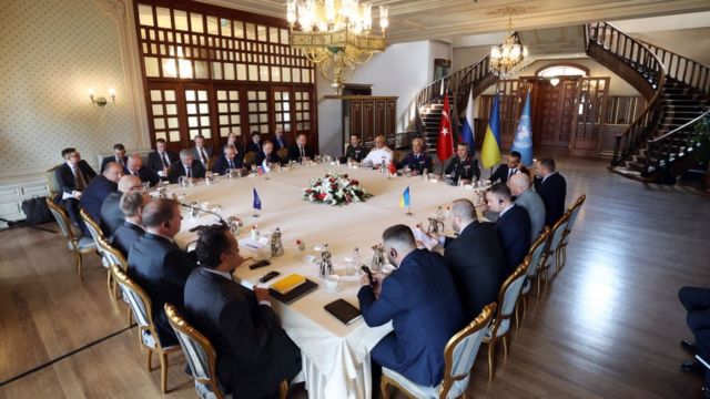 Rusya ve Ukrayna askeri temsilcileri, BM'nin de katılımıyla İstanbul'da bir araya geldi.