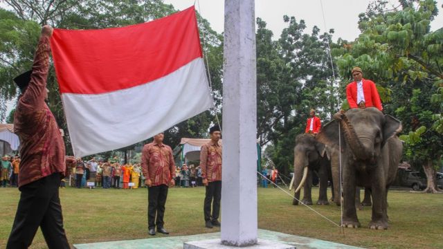 HUT RI Ke-78: Potret Perayaan Kemerdekaan Dan Pengibaran Bendera Merah ...