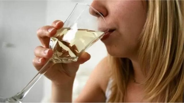 饮酒也可能干扰睡眠质量(photo:BBC)