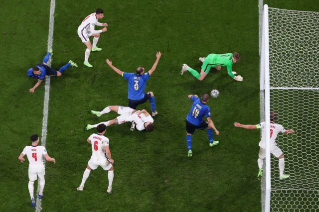 Гол Бонуччі