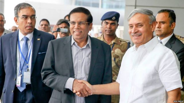 ශ්රී ලංකා ජනාධිපතිවරයා දිල්ලි නුවර ගුවන් තොටුපොලේදී