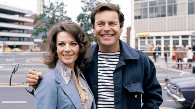 Natalie Wood and Robert Wagner at Heathrow Airport in 1976