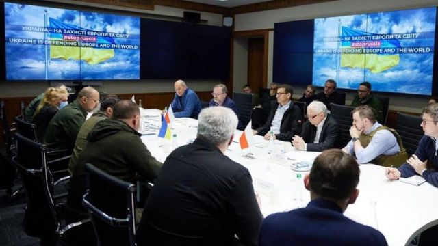 عقد الزعماء الأوروبيون اجتماعا مع الرئيس الأوكراني فولوديمير زيلينسكي في كييف
