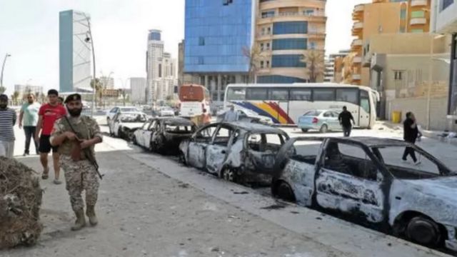 دمار في العاصمة طرابلس جراء اشتباكات سابقة بين مليشيات مسلحة