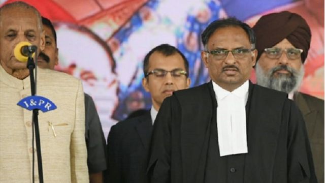 ఆంధ్రప్రదేశ్ హైకోర్టు తాత్కాలిక ప్రధాన న్యాయమూర్తి జస్టిస్ సి.ప్రవీణ్ కుమార్ ప్రమాణ స్వీకారం చేశారు