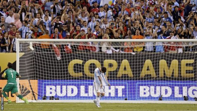 サッカーのメッシ選手 アルゼンチン代表引退を表明 cニュース