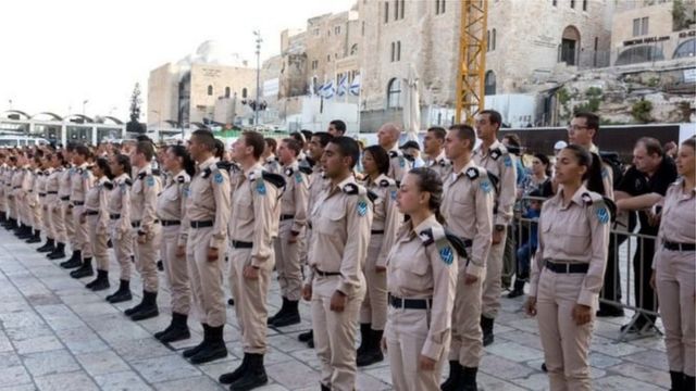 Các binh sỹ trẻ người Israel tại lễ tuyên thệ ở thủ đô Jerusalem