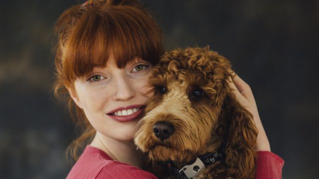 Una mujer y su perro