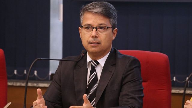 Victor Luiz dos Santos Laus