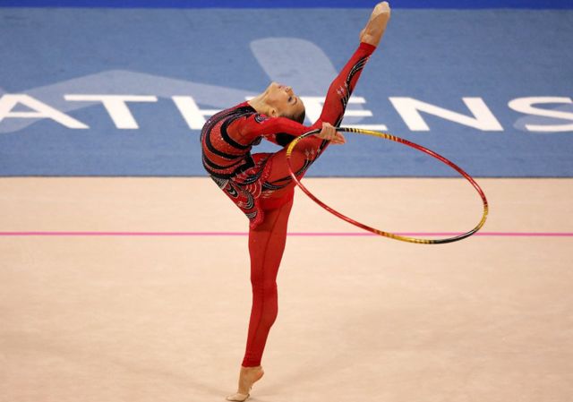 ألينا كاباييفا في أولمبياد أثينا، حيث فازت بالميدالية الذهبية