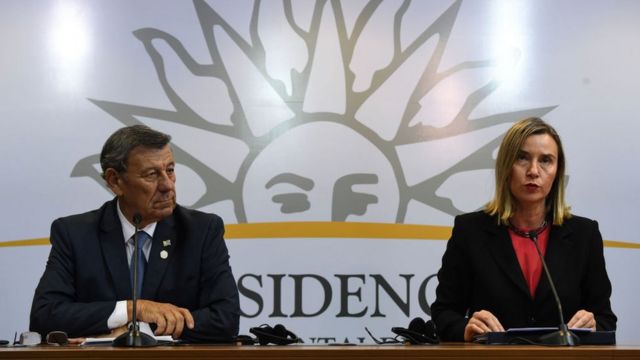 Rodolfo Nin Novoa y Federica Mogherini.