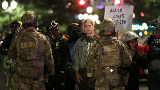 Portland'a sevk edilen federal birlikler eylemlere müdahale ediyor.