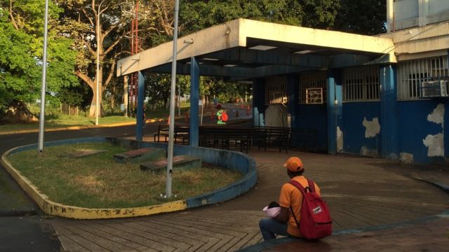 Entrada a las urgencias pediátricas del hospital de Guaiparo