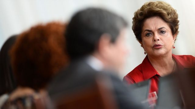 Dilma Rousseff fala com a imprensa estrangeira no Palácio da Alvorada em 18/8/2016