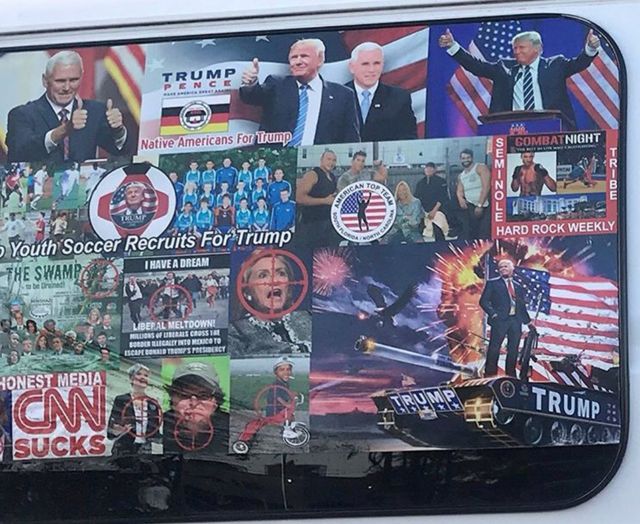 嫌疑人的车子窗户上贴满了支持特朗普的海报
