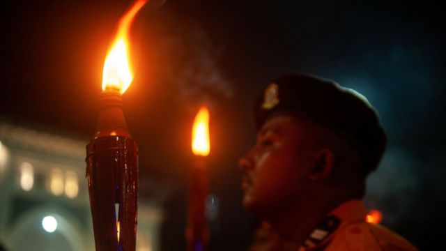 HUT RI Ke-78: Potret Perayaan Kemerdekaan Dan Pengibaran Bendera Merah ...