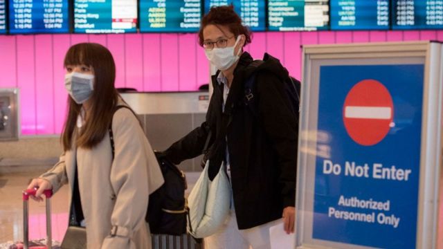 Çinli yetkililer, Wuhan havalimanında uçuşları geçici süreyle askıya aldı.
