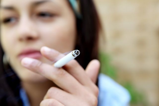 sigara içen kadınların oranı artıyor