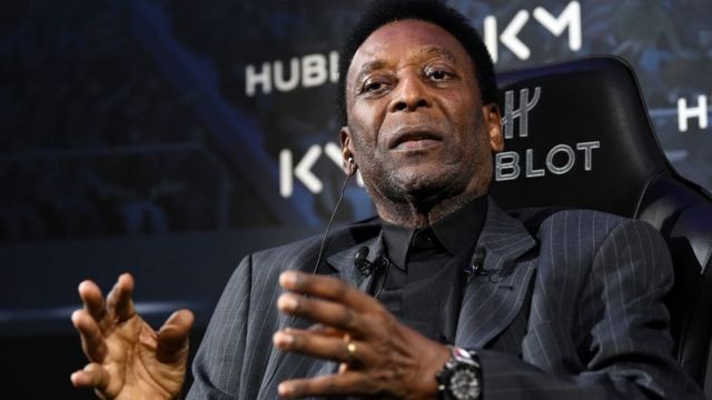 France: le roi Pelé sorti de l&#39;hôpital - BBC News Afrique