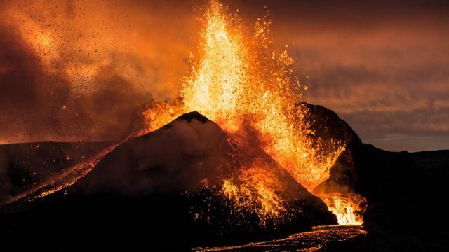 Dois lados do clima extremo na Europa: enchentes na Escandinávia e