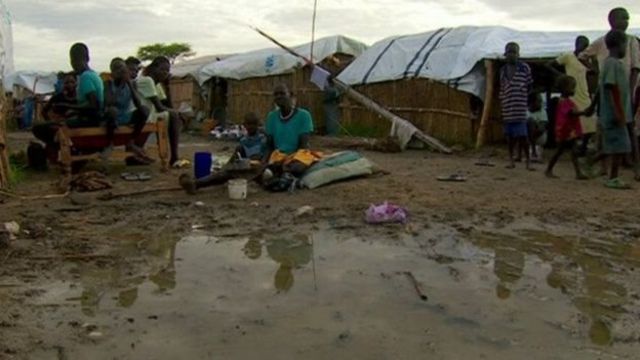 Les trois hommes, tous de nationalité sud-soudanaise, auraient été tués alors qu'ils se rendaient dans un entrepôt du PAM où ils travaillaient comme porteurs.