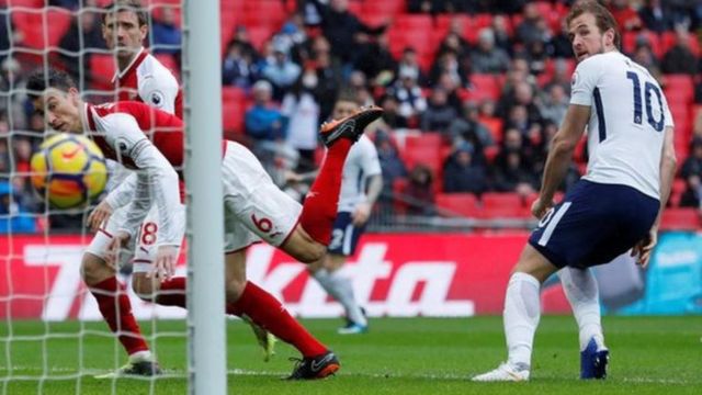 Le but de Harry Kane a hissé les Spurs à la 3e place de la Premier League.