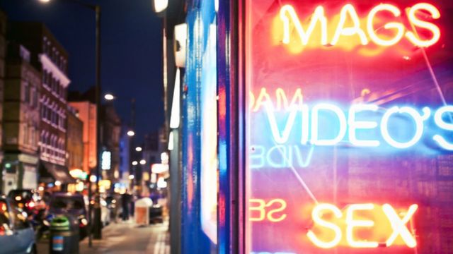 சிறார் ஆபாச காணொளி