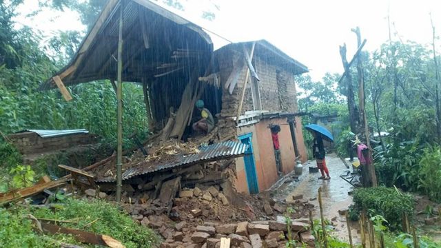 वर्षाका कारण भोजपुरमा क्षतिग्रस्त घर