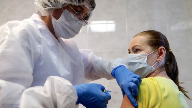 Вакцинация в Свердловской областной больнице № 2 вакциной "Гам-КОВИД-Вак"