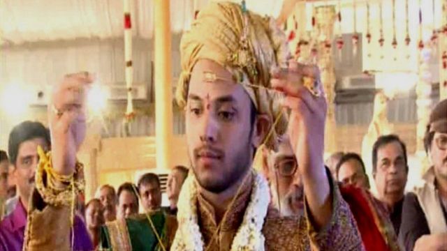 বর, ২৩ বছরের রাজীব রেড্ডি দক্ষিণ ভারতের হায়দ্রাবাদের এক বড় ব্যবসায়ী পরিবারের তরুণ বংশধর।