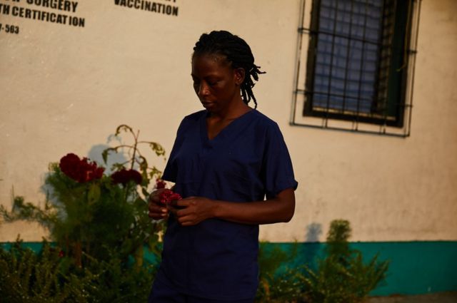 Etta Roberts works as a nurse at the Kahweh clinic.