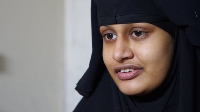 Shamima Begum, anciennement marié dans le groupe ISIS, photographiée dans un camp de réfugiés syrien lors d'une interview avec Quentin Sommerville, correspondant de la BBC au Moyen-Orient.