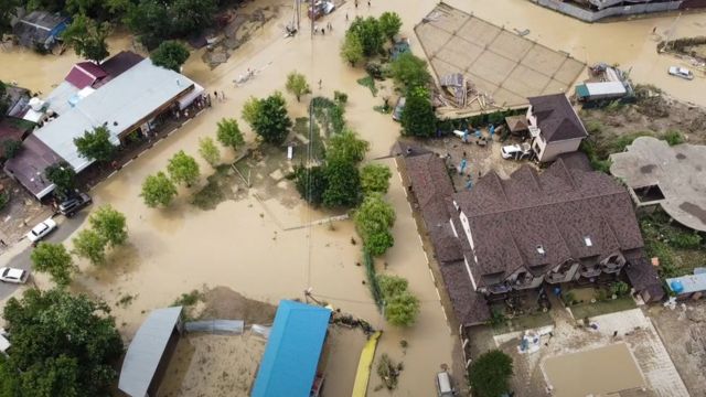 Вид на затопленные районы села Лермонтово