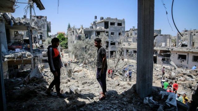مبان مدمرة في غزة جراء القصف الإسرائيلي