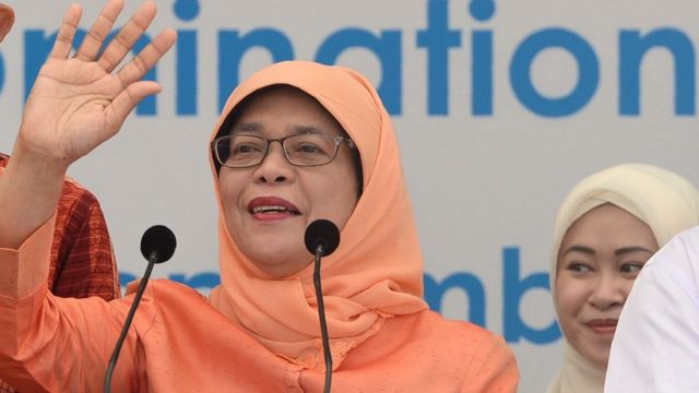 Halimah Yacob a été élue présidente du Parlement en 2013 où elle était déjà la première femme à occuper ce poste.