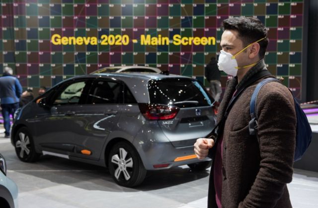 تعطیلی نمایشگاه ژنو در حالی اعلام شد که خودروسازان غرفه‌های خود را آماده کرده بودند