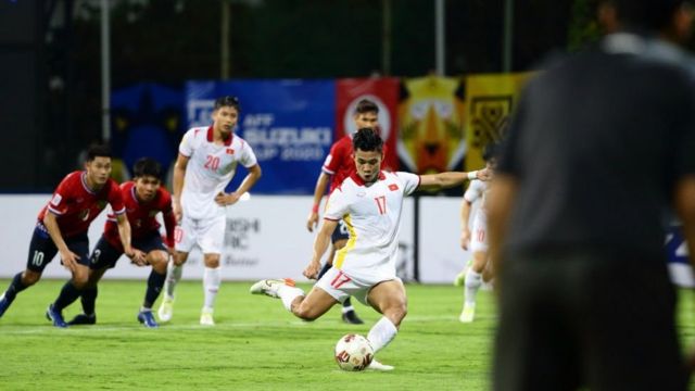 Việt Nam thắng Lào 2-0 ở trận mở màn AFF Cup ngày 6/12