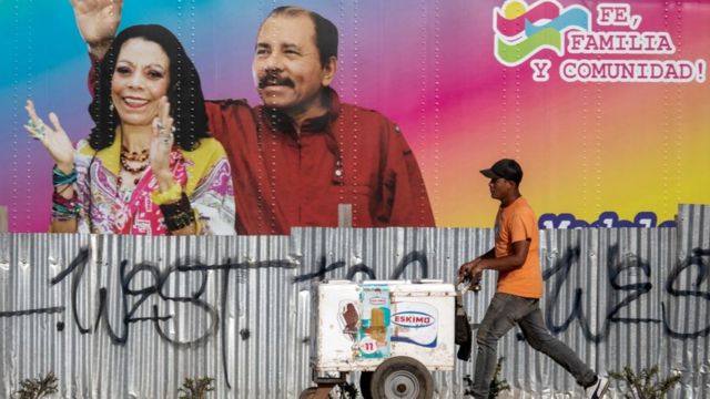 Cartaz de propaganda eleitoral de Ortega-Murillo nas últimas eleições de 2021
