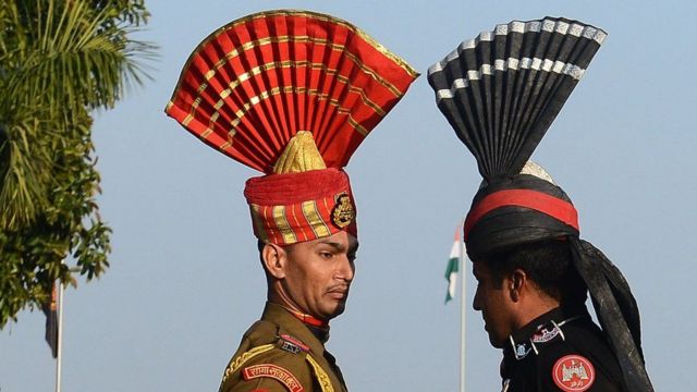 પાકિસ્તાન અને ભારતીય સૈનિકોની તસવીર