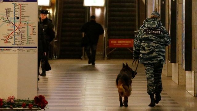 Метро Санкт-Петербурга возобновило работу после проверок - BBC News