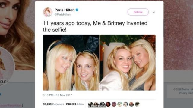Paris Hilton tuyên bố rằng một bức ảnh bà chụp với Britney Spears năm 2006 là người sáng chế của tự chụp.