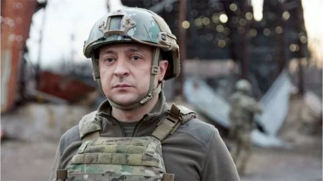 Tổng thống Zelensky thăm quân đội Ukraine đang chiến đấu với lực lượng Nga