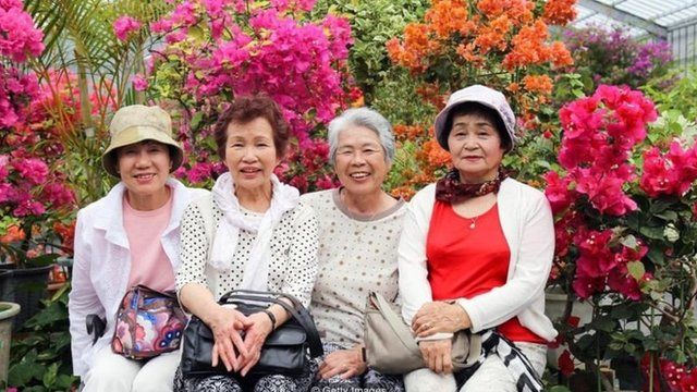 跟撒丁岛一样，日本冲绳地区百岁老人也非常多。(photo:BBC)