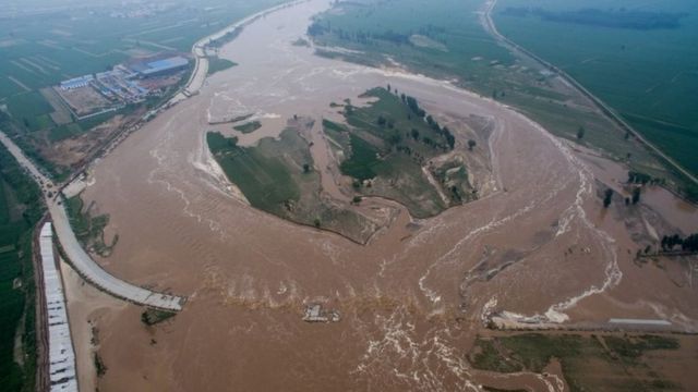 Campos inundados en la provincia de Hebei, China